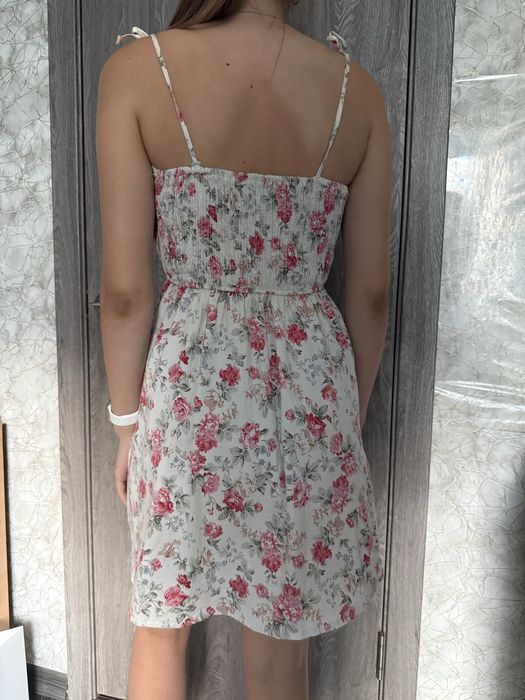 Легка літня сукня