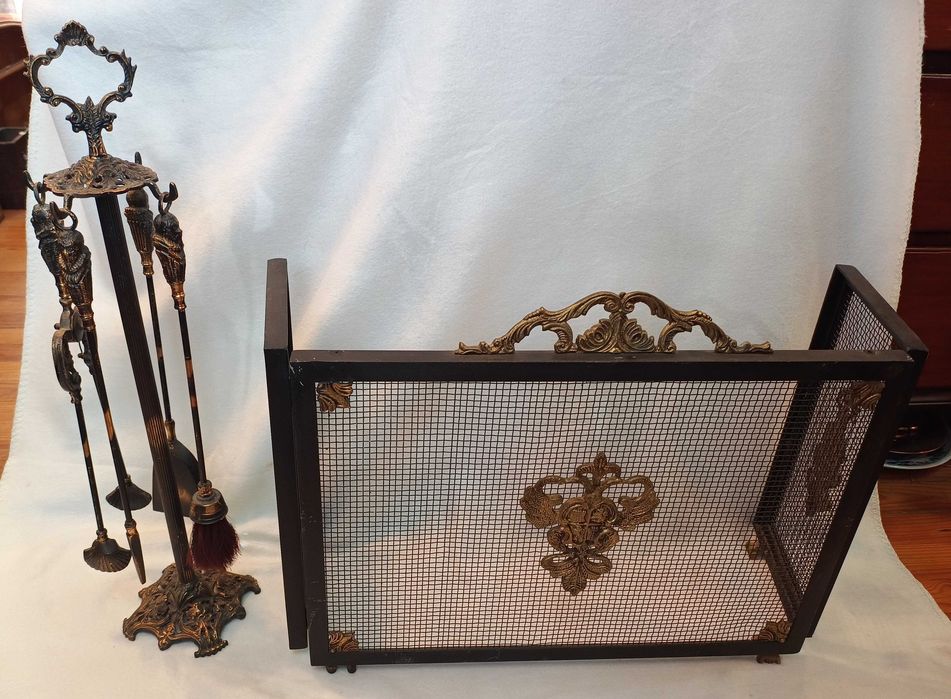 Conjunto Vintage para Lareira Grade Articulada e Utensilios