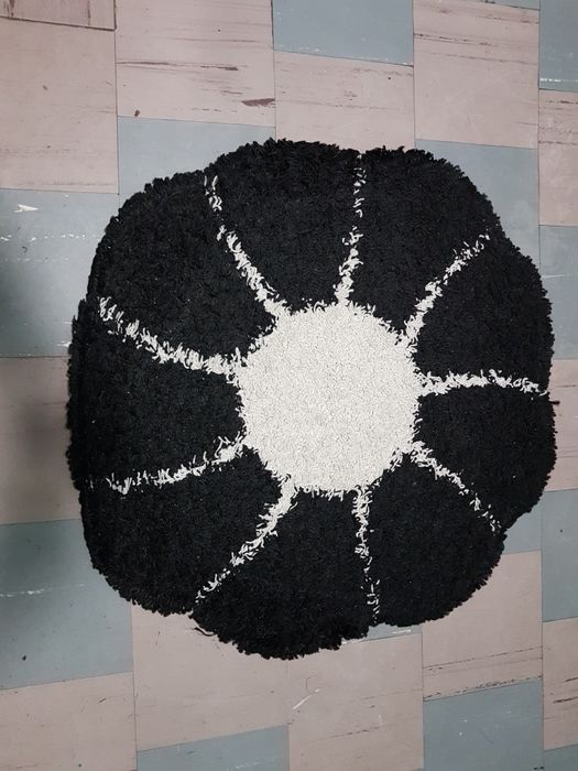 Dywan Używany 1m×1m.