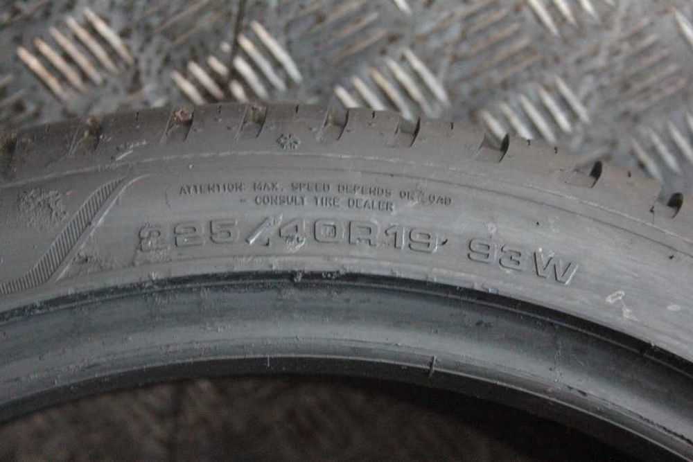 225/40/19 Goodyear Vector 4Seasons 225/40 R19 93W XL 2024r