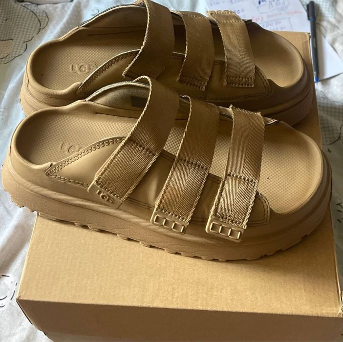 Ugg goldenglow сандалі
