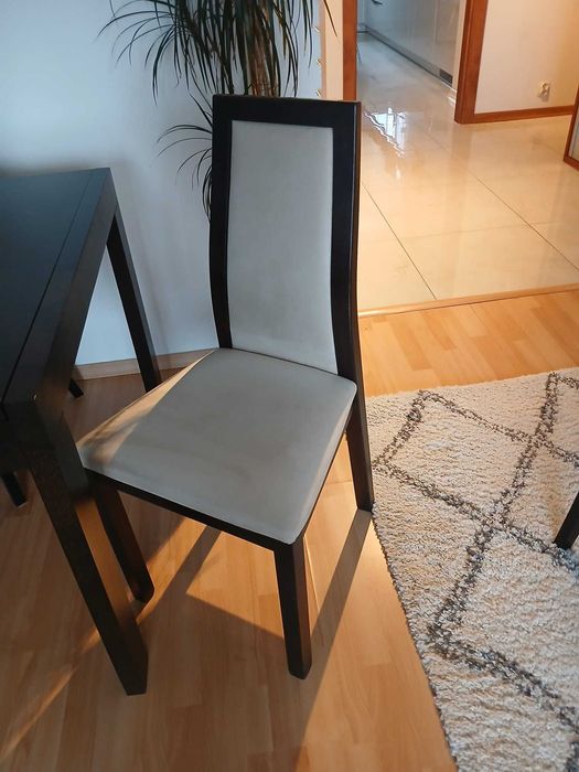 Stół jadalny+ 4 krzesła bdb stan