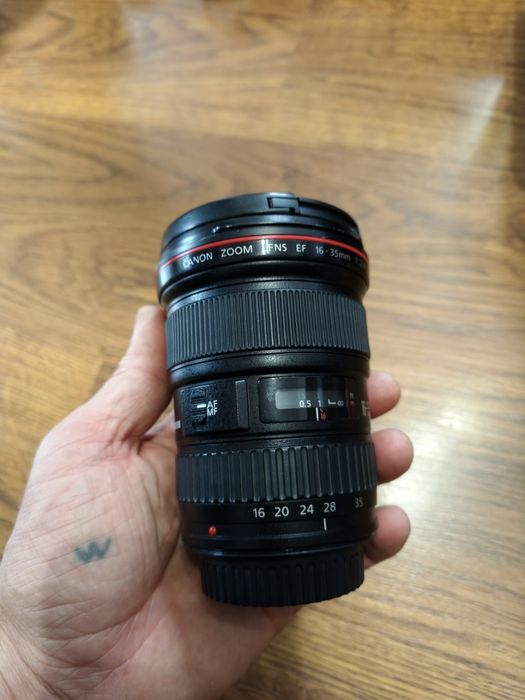 Canon EF 16–35mm f/2.8L USM — професійний об'єктив серії L