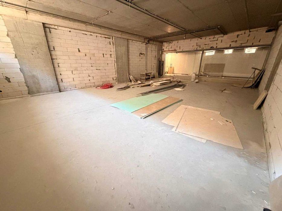 Оренда залів від 100 до 600 м² в новому ЖК "Olympik Park"  Під бізнес студія танців або фітнес клуб.