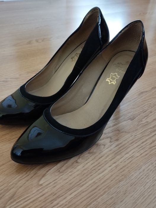 Sprzedam buty na obcasie czarne