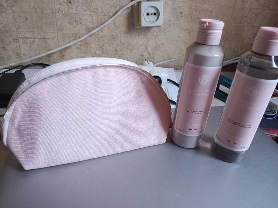 набор косметики Ив Роше