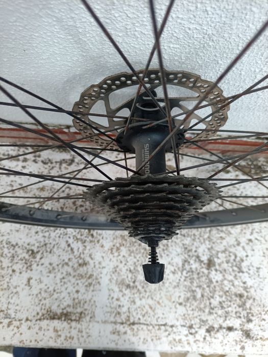 Roda 26 com pneu de estrada