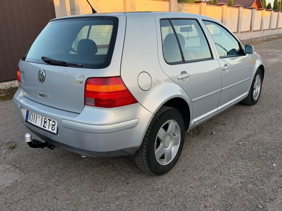 Golf. Пригнаний. Безкоштовне митнення