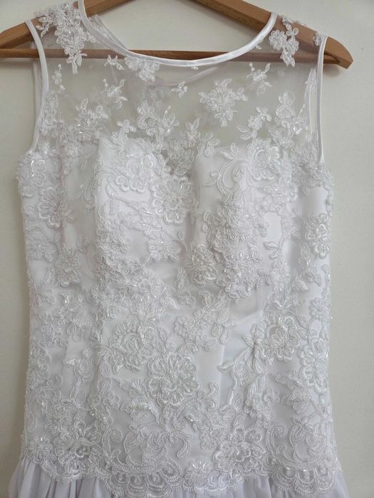 Elegancka suknia ślubna r. S