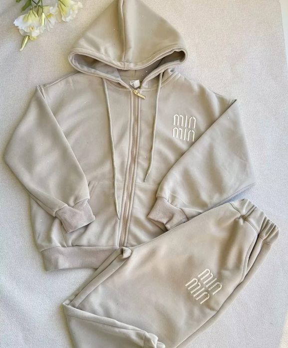 Костюм на дівчинку Miu Miu с блестками .