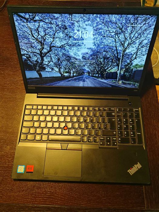 Portátil Lenovo E590