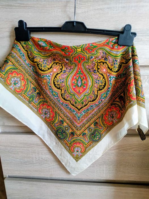 Welniana chusta apaszka wzor