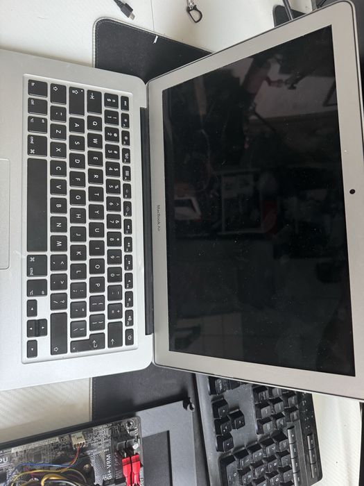 Macbook i komputer