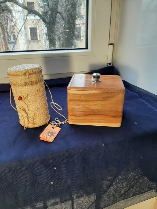 Шкатулка деревянная и баночка из соломки