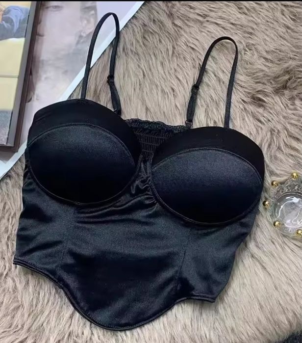 Трендовый топ майка корсет уплотненная чашка