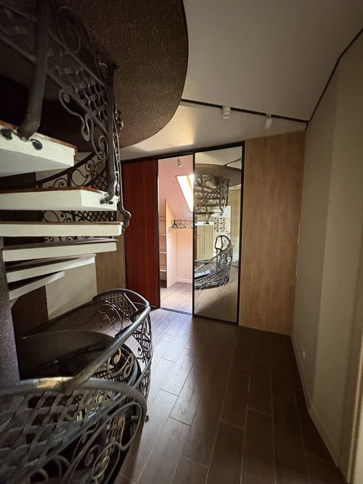 Будинок в кривині