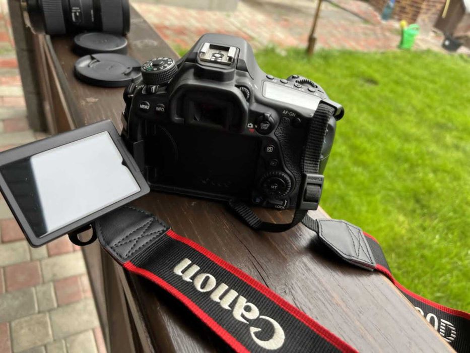 Фотокамера Canon EOS 80D