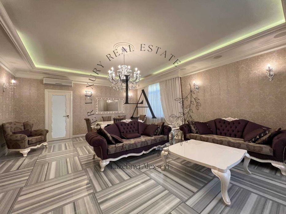 Новый Особняк Общая площадь 950м.Дом 577м.В самом Центре Козина.Без-%