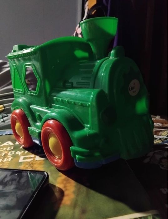 Детская игрушка машинка