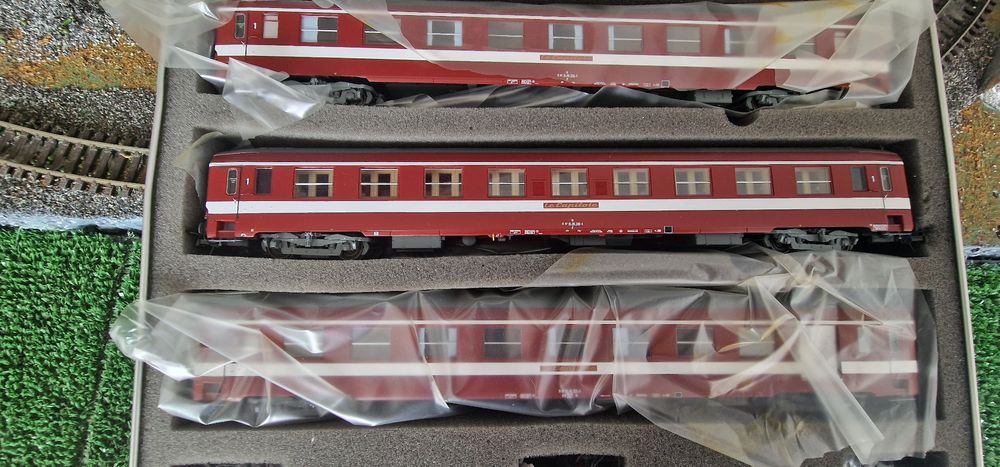 Carruagens iluminadas interior novas alta gama.