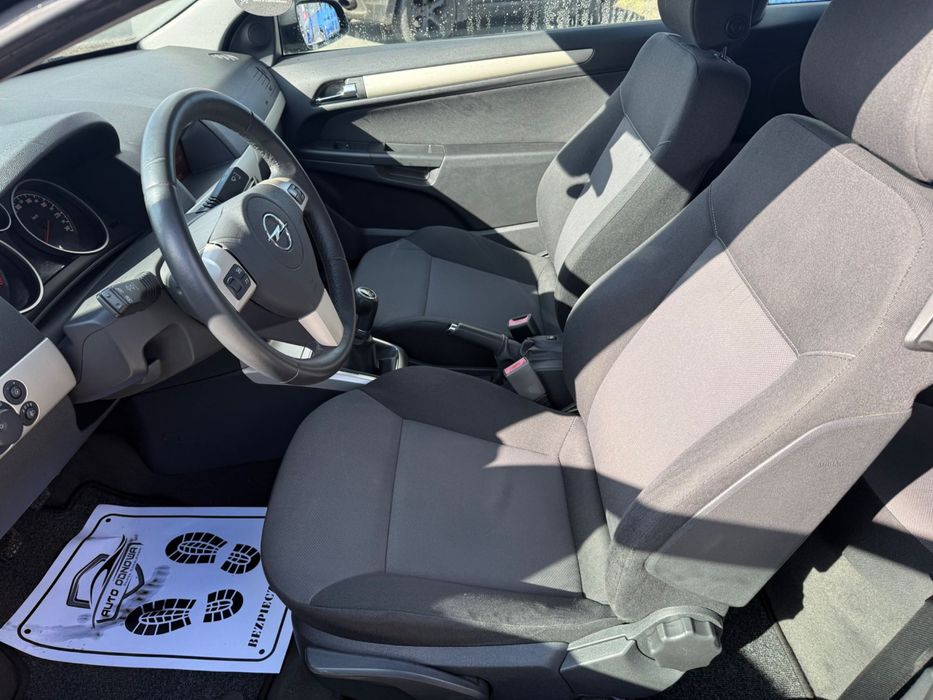 OPEL ASTRA GTC z 2008 W Idealnym Stanie Klima Alu Czujniki Zadbany