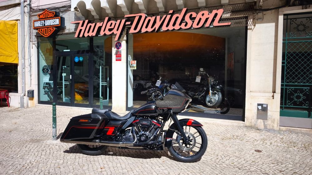 Harley-Davidson Tour  CVO Road Glide