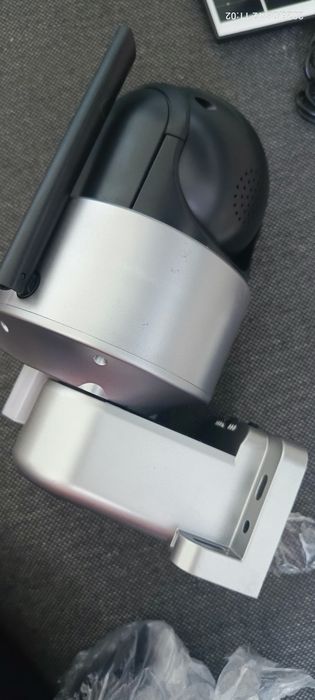 Kamera z panelem solarnym