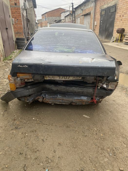 Ауди 100 89 год 2.3 бензин на запчасти