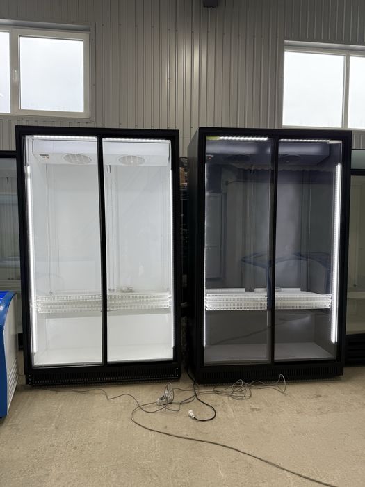 Холодильна вітрина холодильна шафа