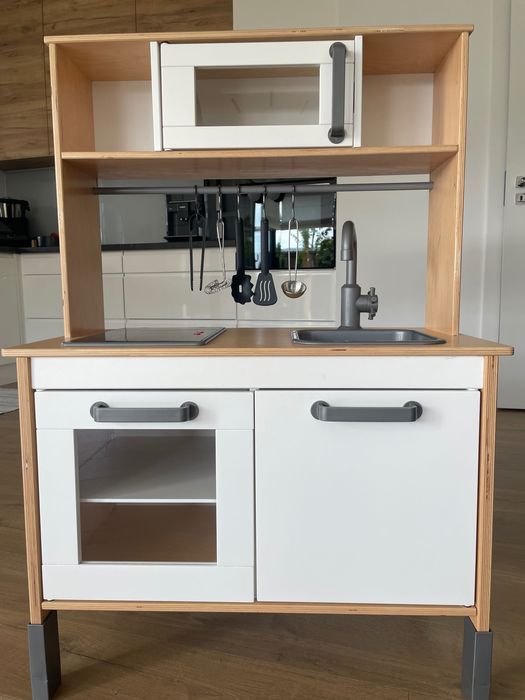 Kuchnia Ikea Duktig z wyposażeniem