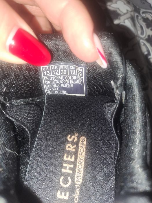 Продам дитячі скечерси на дівчинку,