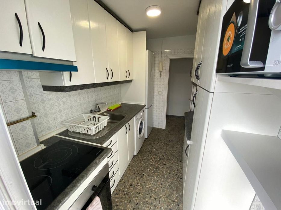 Quarto - localizado em Arroios Lisbon