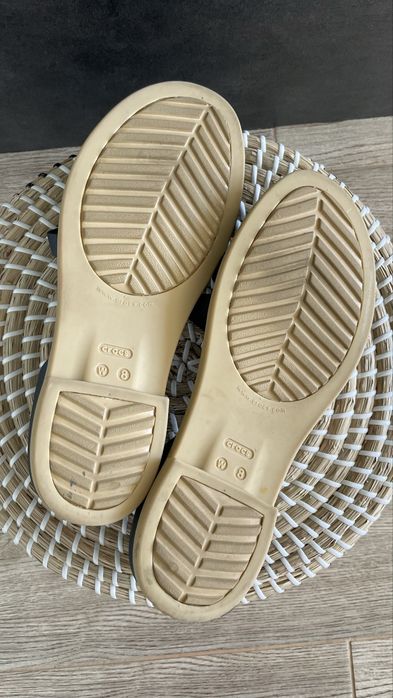 Crocs sandały Tulum Open Flat Black W8 38/39