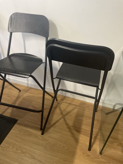 Cadeira alta c/ encosto Franklin IKEA, dobravel, 63cm preto como novo