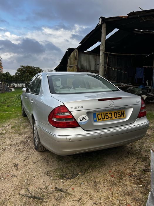 Mercedes Benz E220 CDI