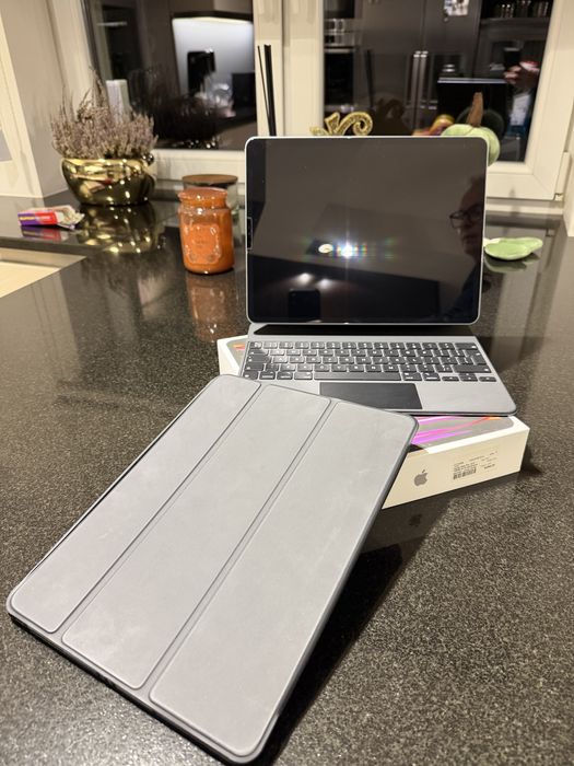 Ipad Pro 12.9’’ 6 generacji + Magick Keyboard+ Pencil IDEAŁ