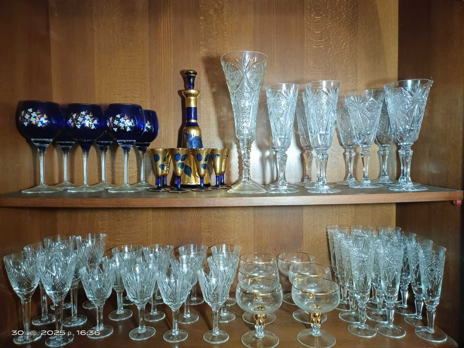 Рюмки , фужеры, бокалы , стопки . Хрусталь.