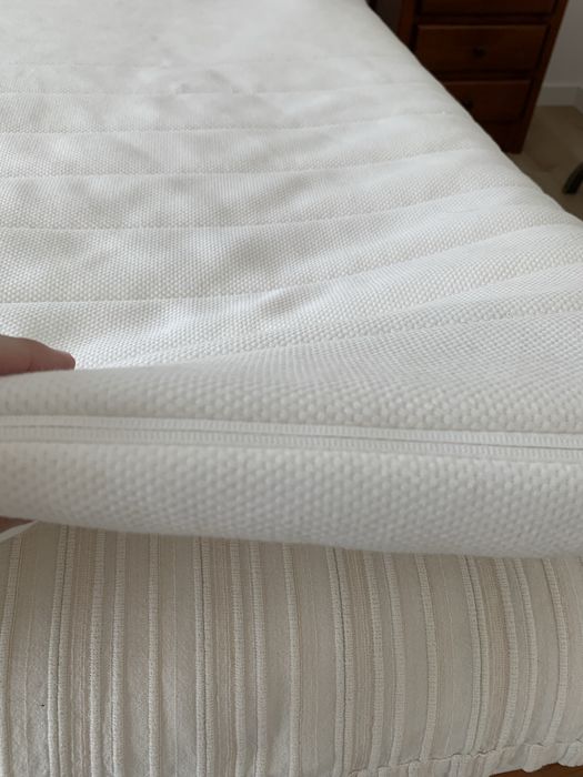 Sobre colchão solteiro Ikea