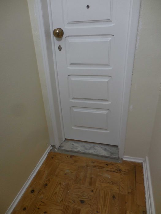 VENDO T2 ARRENDADO EM PREDIO RENOVADO - BAIXA DA BANHEIRA