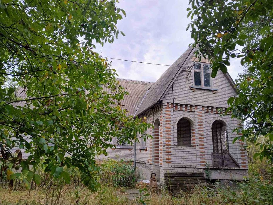 Продаж будинку та земельної ділянки