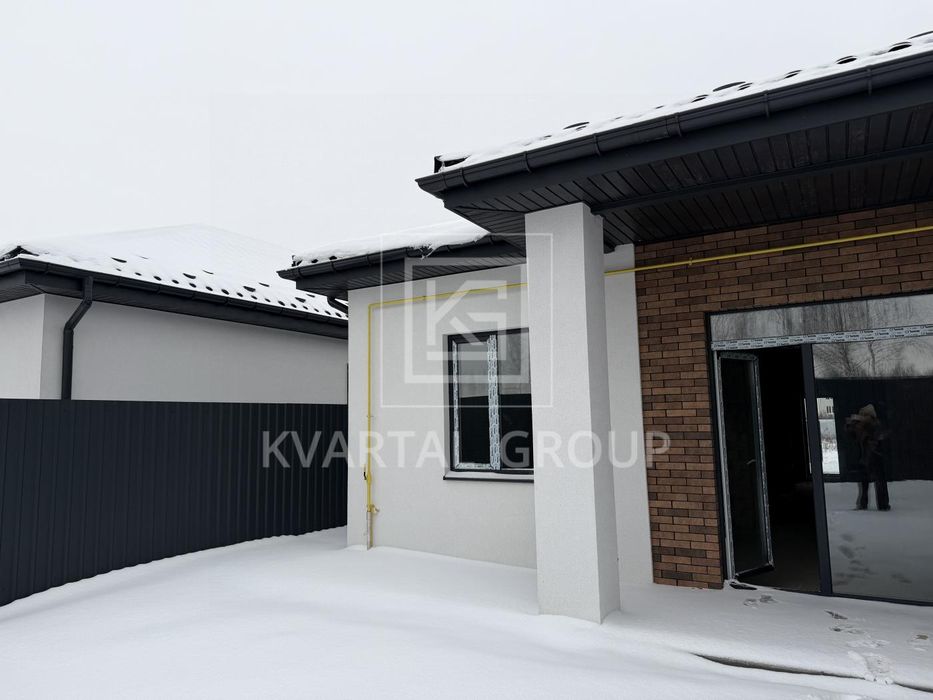 Продаж дуплексу з продуманим плануванням на ділянці 2,5 сотки