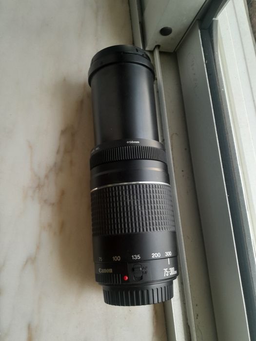 Canon 2000d objetivas 18-55 + 75-300