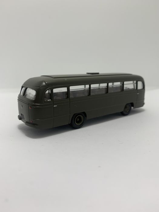 Mercedes O 321 da Roco na escala H0 1/87