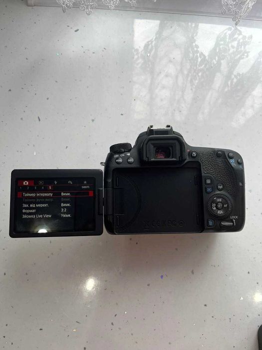 Фотоапарат Canon EOS 77d + об'єктив STM 18-55mm 4-5.6f