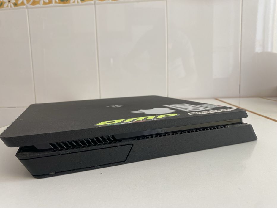 PlayStation 4 Slim