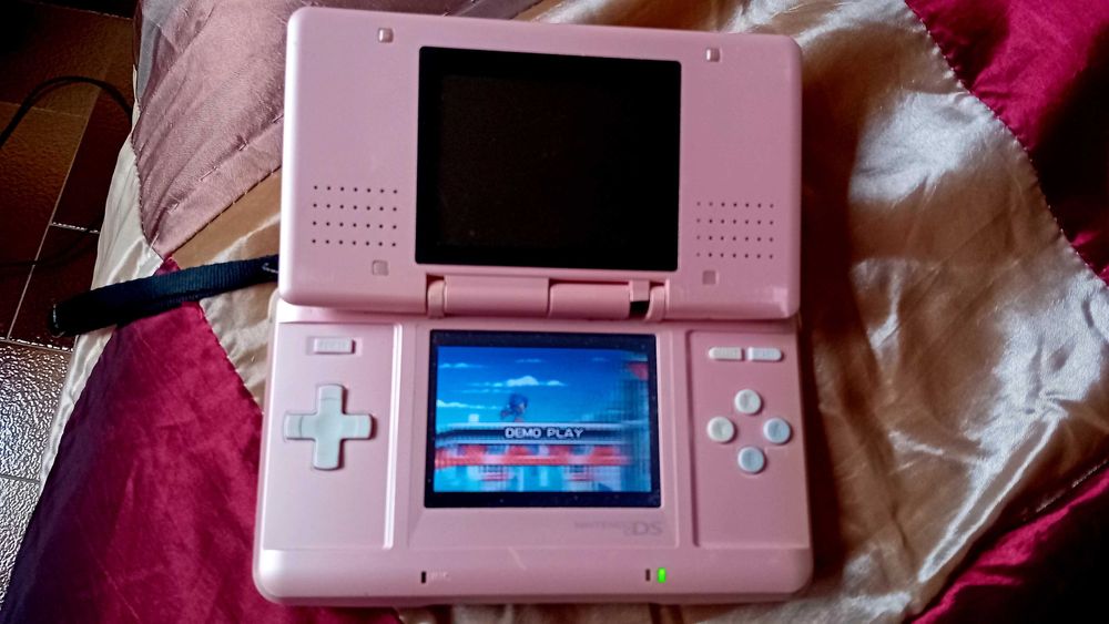 Nintendo DS cor de rosa