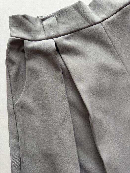 Шорти нові сірі