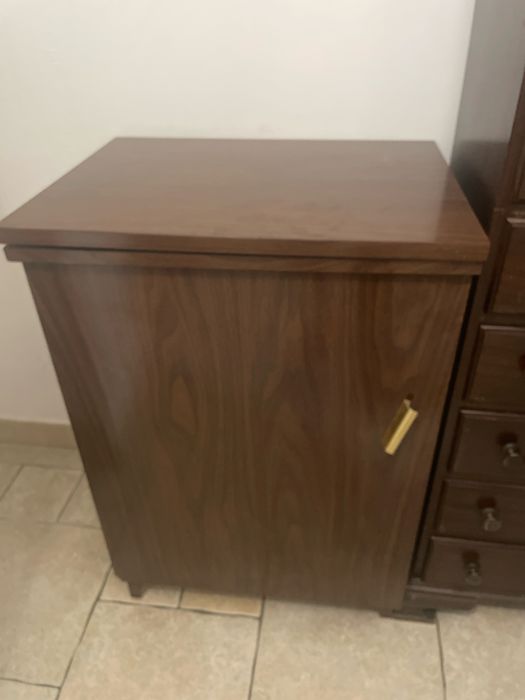 Maquina costura oliva