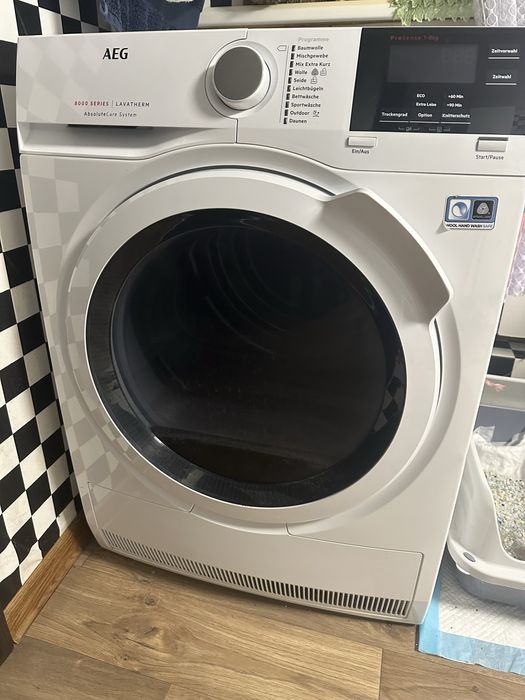 Сушильна машина AEG 8kg