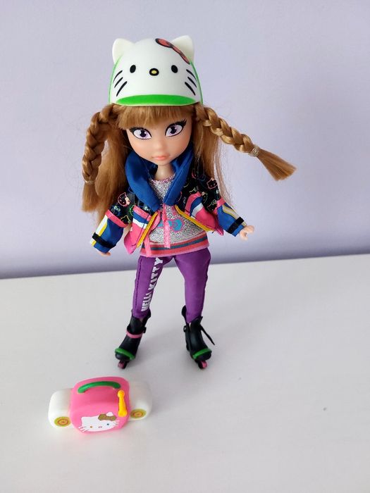 Boneca patinadora - Hello Kitty